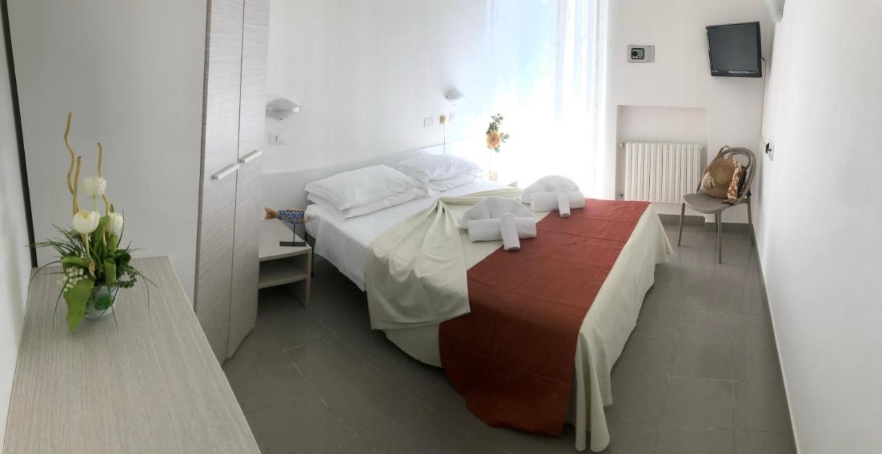 Hotel Villa Teresa Лоано Экстерьер фото