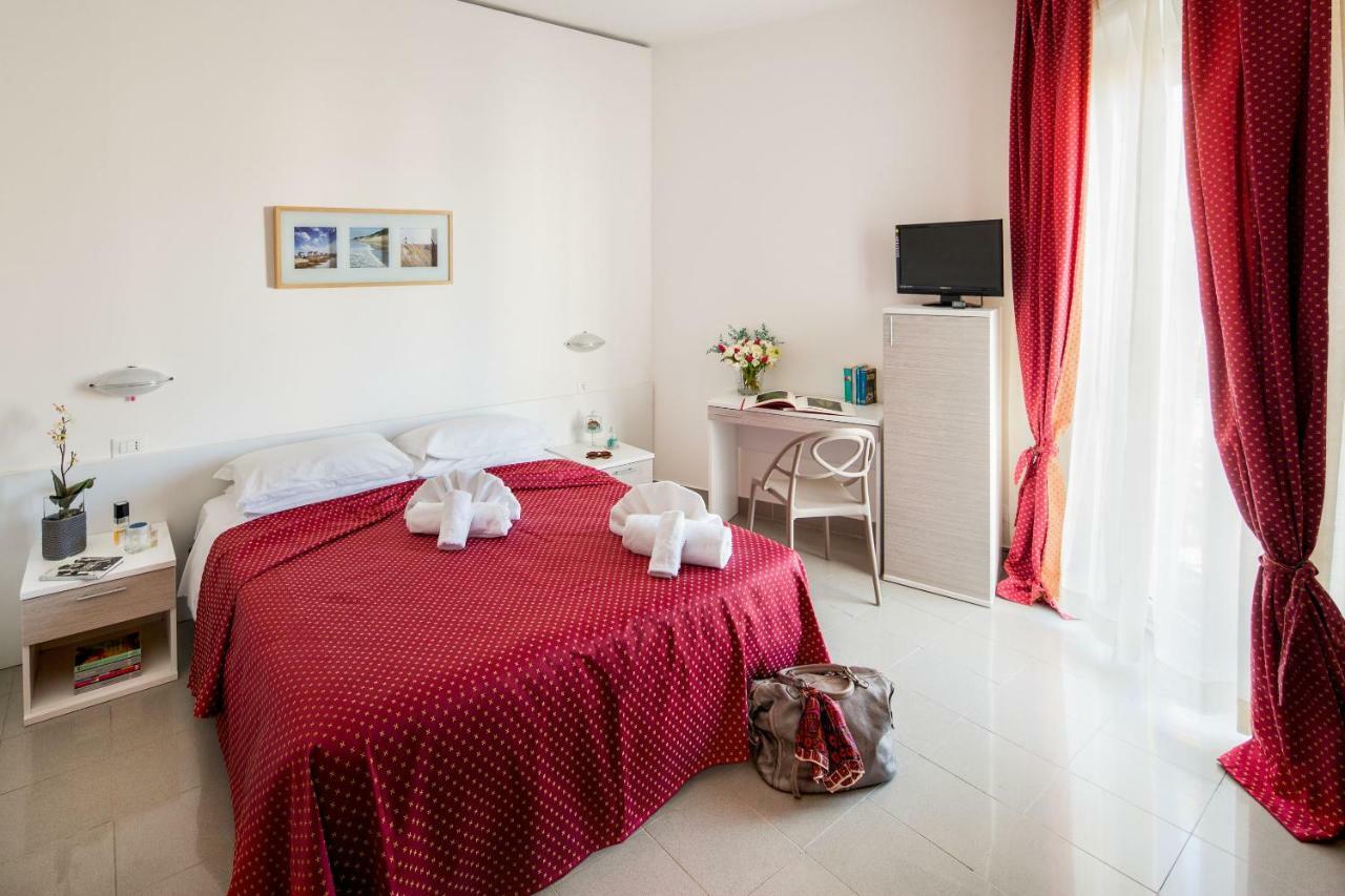 Hotel Villa Teresa Лоано Экстерьер фото