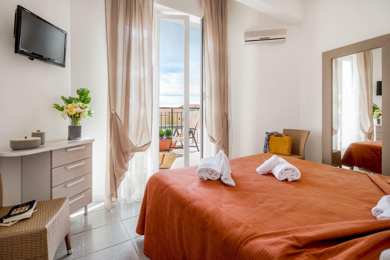 Hotel Villa Teresa Лоано Экстерьер фото